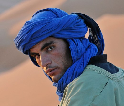 Algeria_Alzirsko_16_lide.jpg